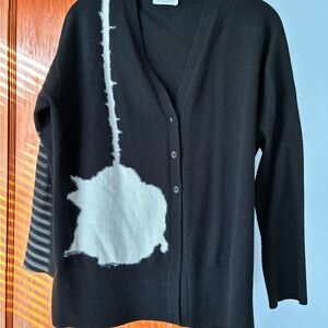 Bruno Manetti EUC Luxury Cashmere Cardi. Cute side & sleeve vents. Splat design!